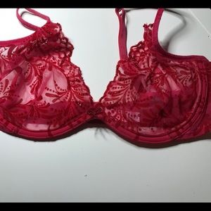 Victoria Secret “Angels” 36D, Underwire no padding